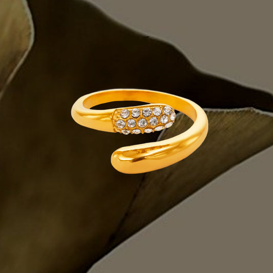 Zircon Diamond Tip Ring